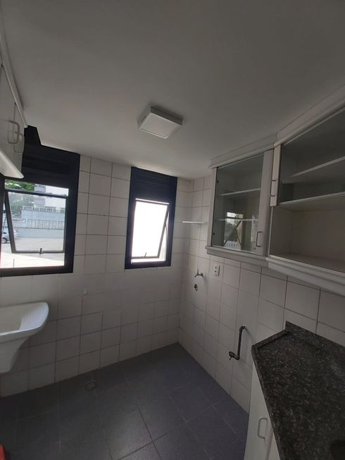Apartamento na Alameda dos Nhambiquaras, 843, Moema em São Paulo, por R