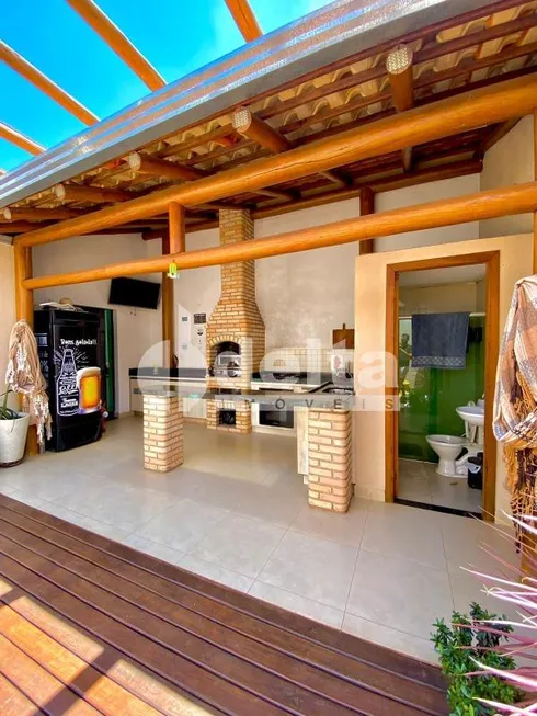 Foto 1 de Casa de Condomínio com 2 Quartos à venda, 130m² em Aclimacao, Uberlândia