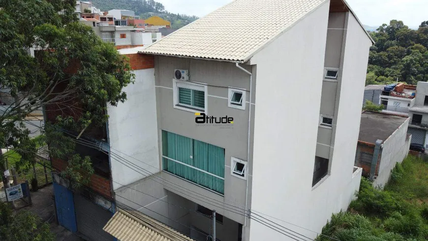 Foto 1 de Casa com 3 Quartos à venda, 330m² em Parque Ribeiro de Lima, Barueri