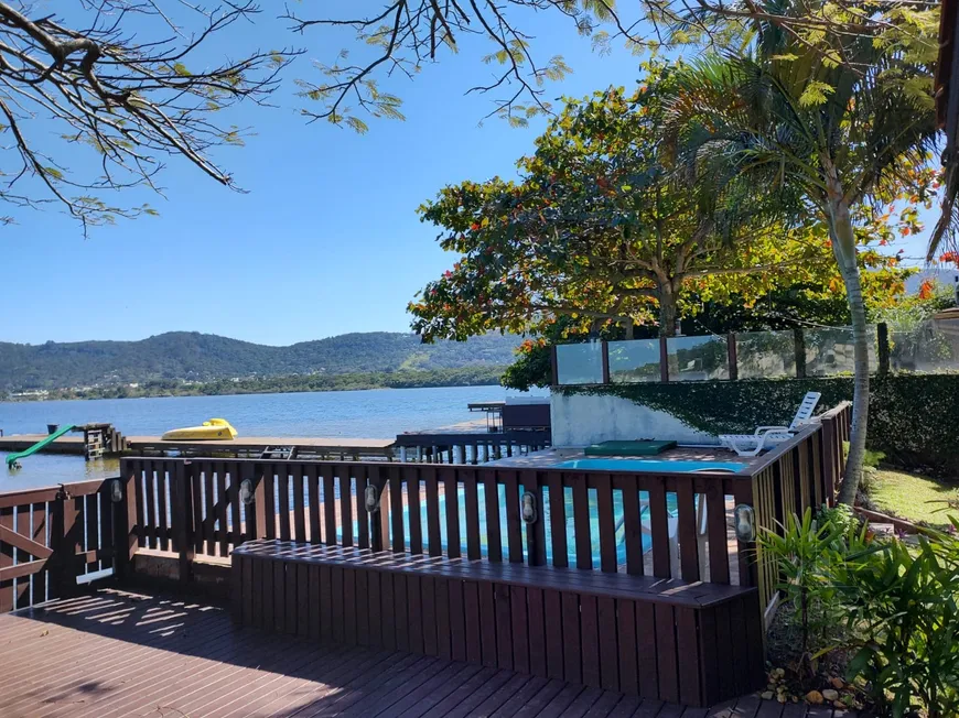 Foto 1 de Casa com 5 Quartos à venda, 200m² em Lagoa da Conceição, Florianópolis