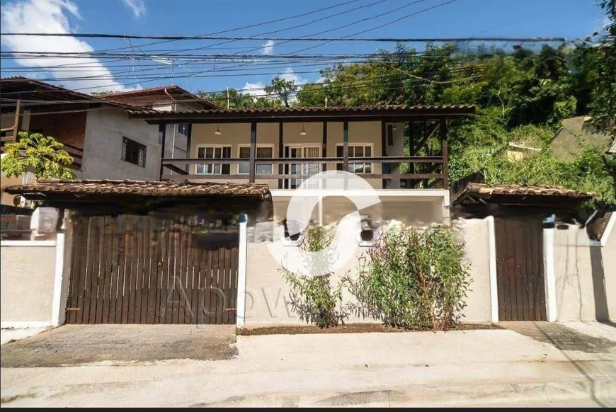 Foto 1 de Casa com 3 Quartos à venda, 254m² em Serra Grande, Niterói