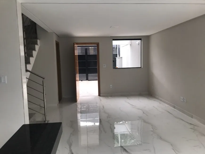 Foto 1 de Casa com 3 Quartos à venda, 103m² em Santa Mônica, Belo Horizonte