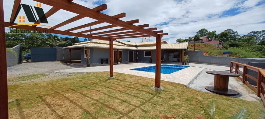 Foto 1 de Fazenda/Sítio com 3 Quartos à venda, 160m² em Zona Rural, Pinhalzinho