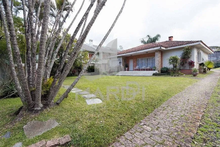 Foto 1 de Casa com 3 Quartos à venda, 240m² em Jardim Isabel, Porto Alegre