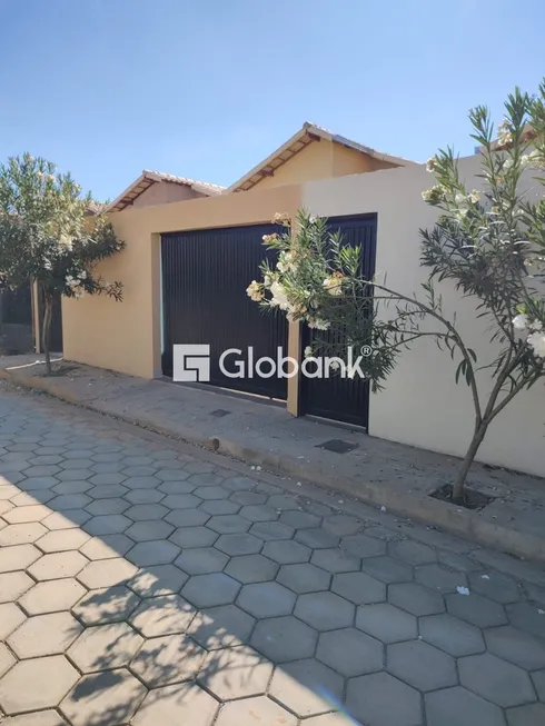 Foto 1 de Casa com 3 Quartos à venda, 85m² em Santo Inácio, Montes Claros