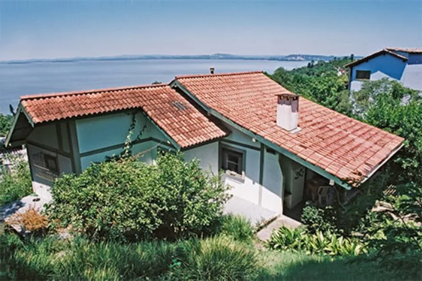 Foto 1 de Sobrado com 3 Quartos à venda, 190m² em Tristeza, Porto Alegre