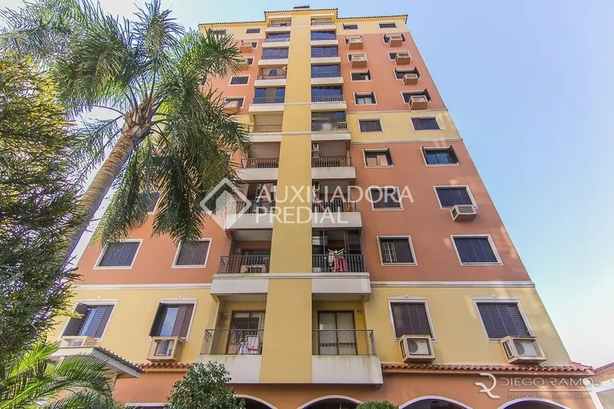 Foto 1 de Apartamento com 3 Quartos à venda, 68m² em Teresópolis, Porto Alegre