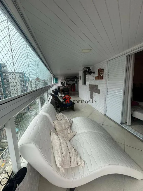 Foto 1 de Apartamento com 3 Quartos à venda, 141m² em Vila Guilhermina, Praia Grande