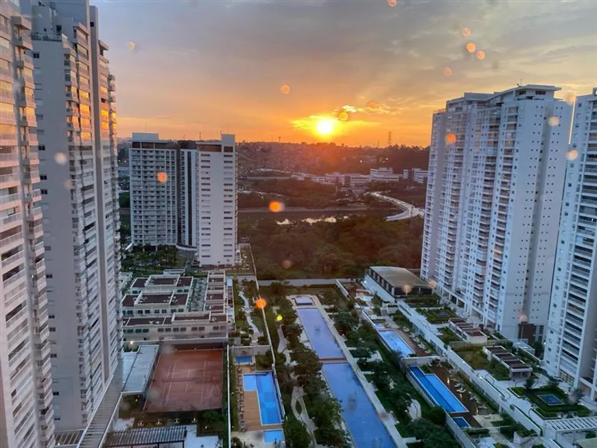 Foto 1 de Apartamento com 2 Quartos para alugar, 100m² em Santo Amaro, São Paulo