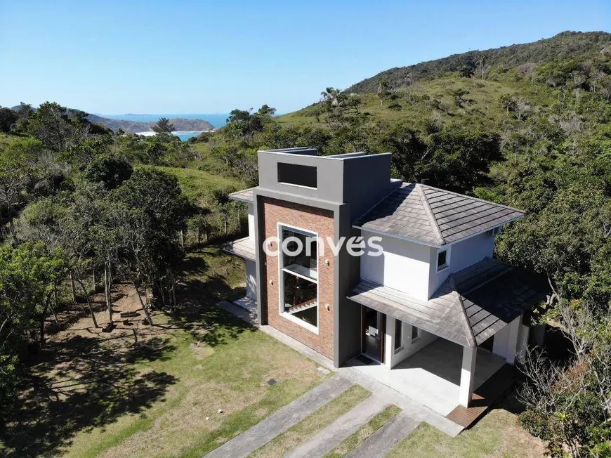 Foto 1 de Casa com 3 Quartos à venda, 230m² em Praia da Ferrugem, Garopaba