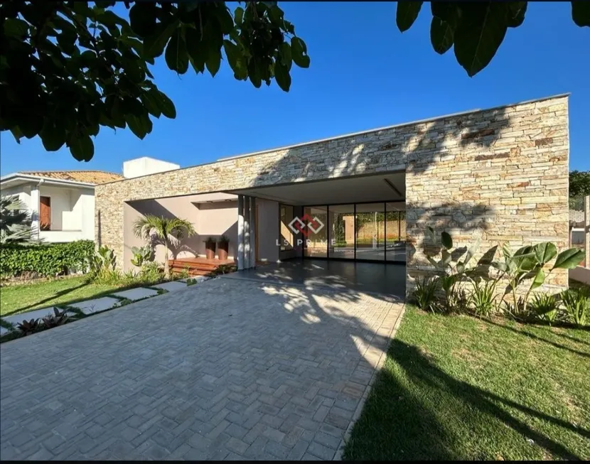 Foto 1 de Casa de Condomínio com 4 Quartos à venda, 290m² em Santos Dumont, Lagoa Santa