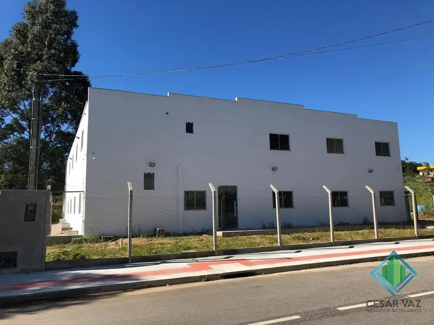 Foto 1 de Galpão/Depósito/Armazém à venda, 701m² em Forquilhas, São José