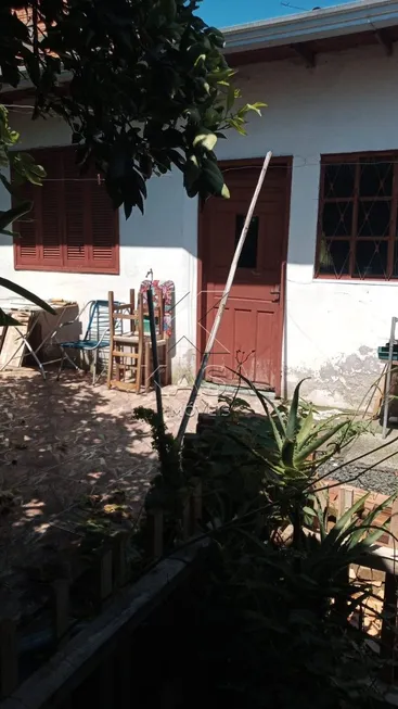 Foto 1 de Casa com 2 Quartos à venda, 200m² em Guajuviras, Canoas