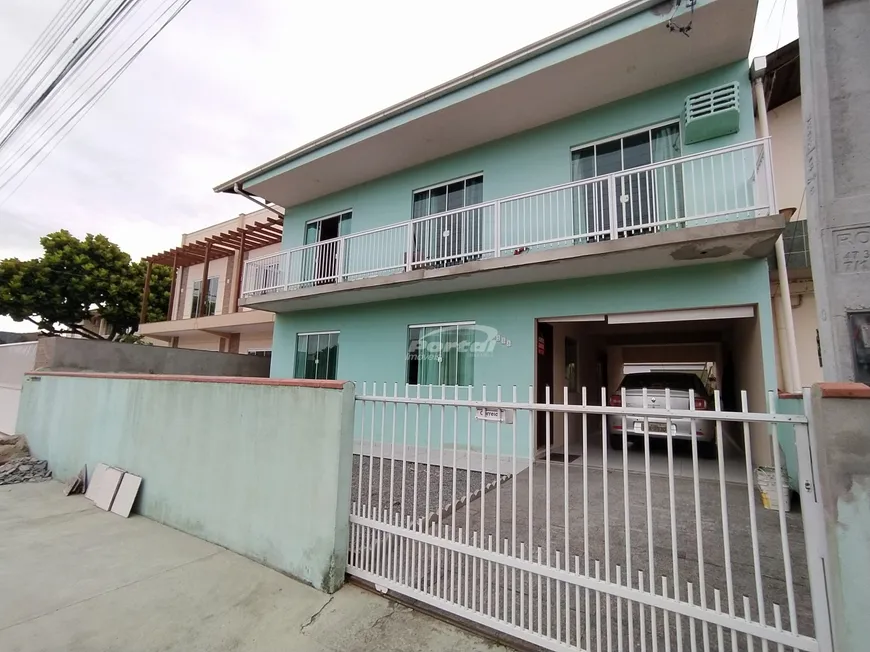 Foto 1 de Casa com 6 Quartos à venda, 100m² em Centro, Penha