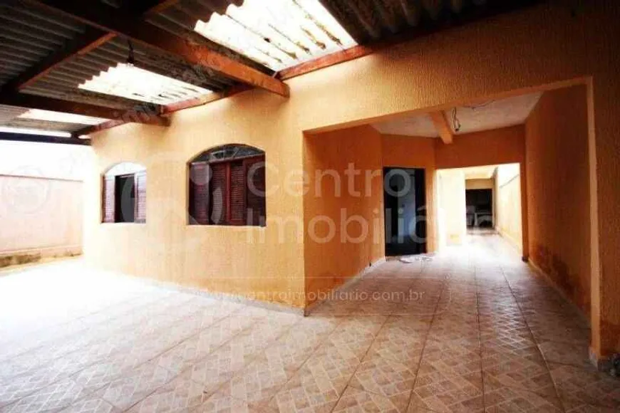 Foto 1 de Casa com 4 Quartos à venda, 140m² em Estancia Sao Jose, Peruíbe