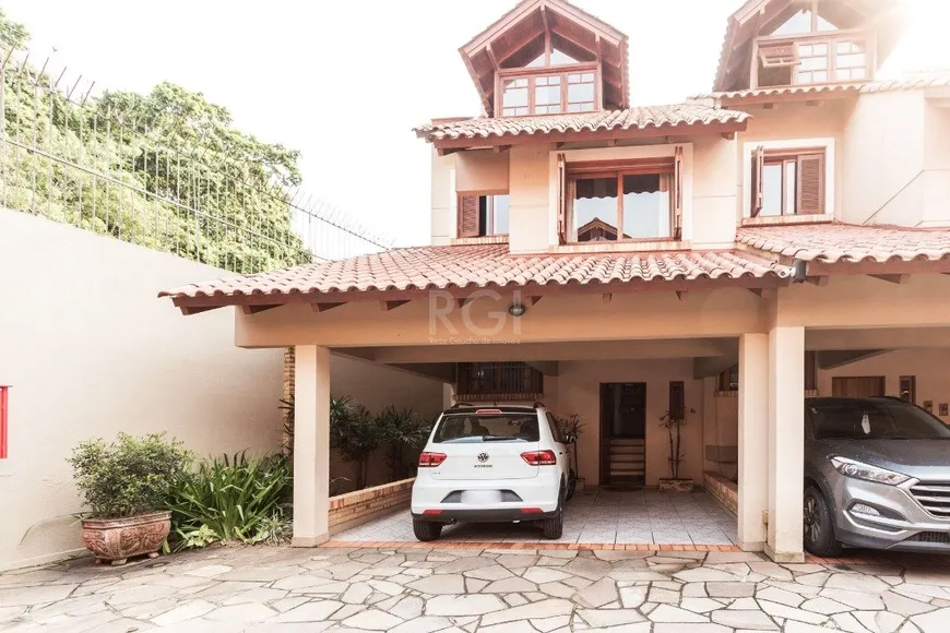 Foto 1 de Casa de Condomínio com 3 Quartos à venda, 195m² em Vila Assunção, Porto Alegre