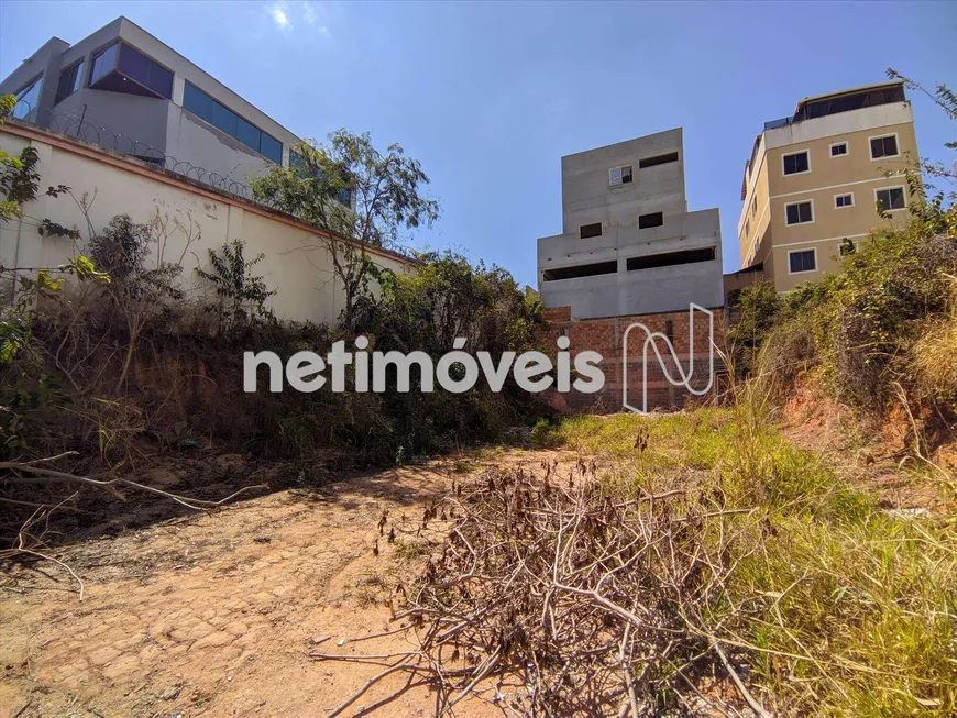 Foto 1 de Lote/Terreno à venda, 360m² em Cabral, Contagem