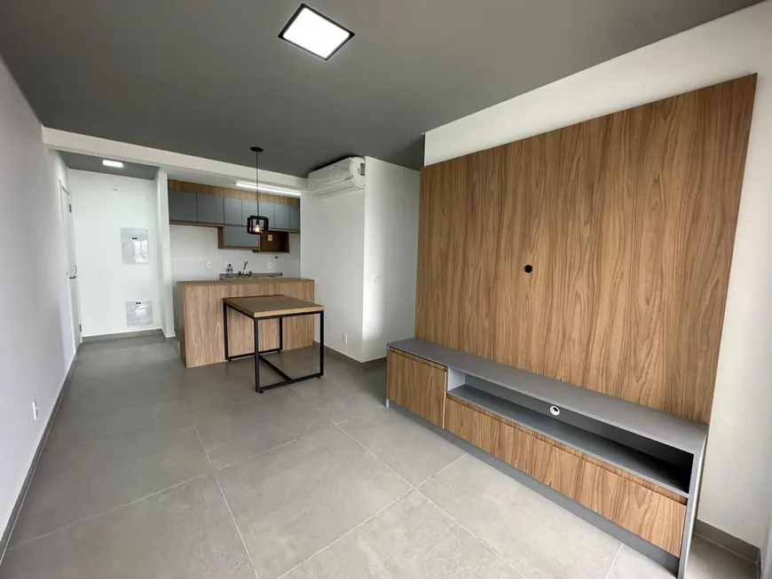 Foto 1 de Apartamento com 2 Quartos para alugar, 84m² em Granja Julieta, São Paulo