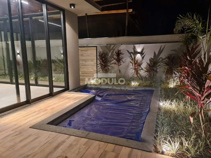 Foto 1 de Casa de Condomínio com 3 Quartos à venda, 227m² em Granja Marileusa , Uberlândia