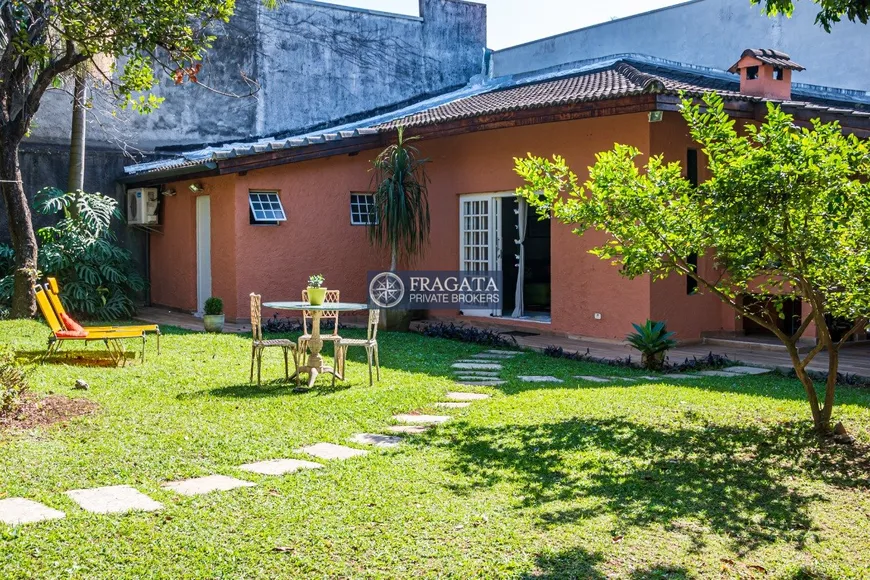 Foto 1 de Casa com 3 Quartos à venda, 500m² em Chácara Monte Alegre, São Paulo