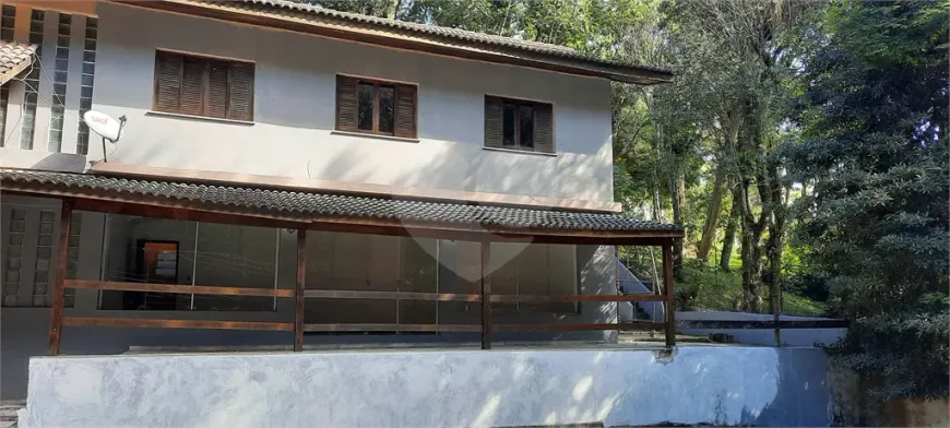 Foto 1 de Casa com 3 Quartos para venda ou aluguel, 300m² em Serra da Cantareira, Mairiporã