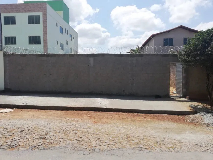 Foto 1 de Lote/Terreno à venda, 426m² em Xangri-lá, Contagem