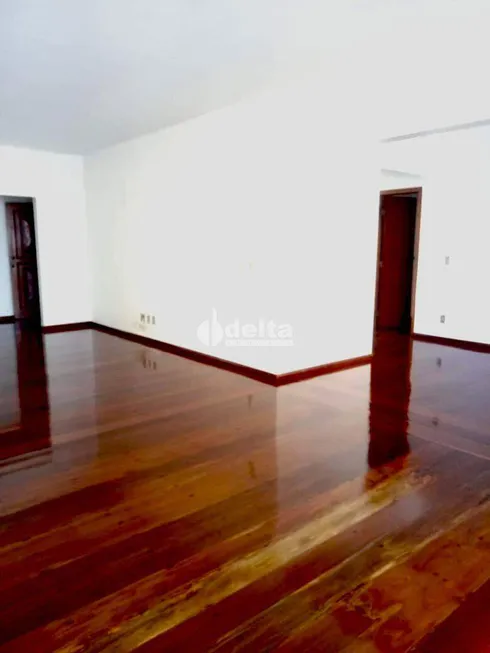 Foto 1 de Apartamento com 3 Quartos à venda, 190m² em Centro, Uberlândia