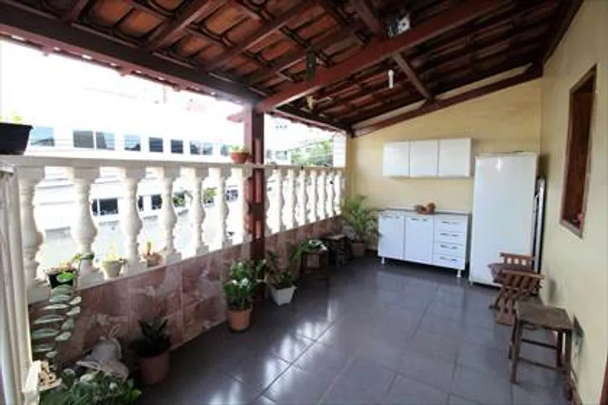 Foto 1 de Casa com 4 Quartos à venda, 210m² em Santa Efigênia, Belo Horizonte