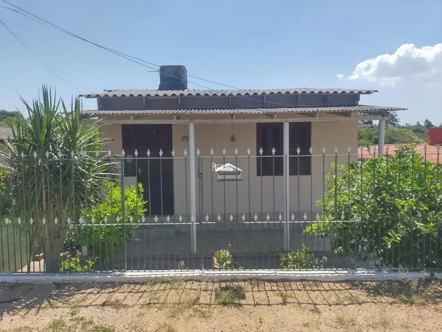 Foto 1 de Casa com 2 Quartos à venda, 20m² em Esmeralda, Viamão