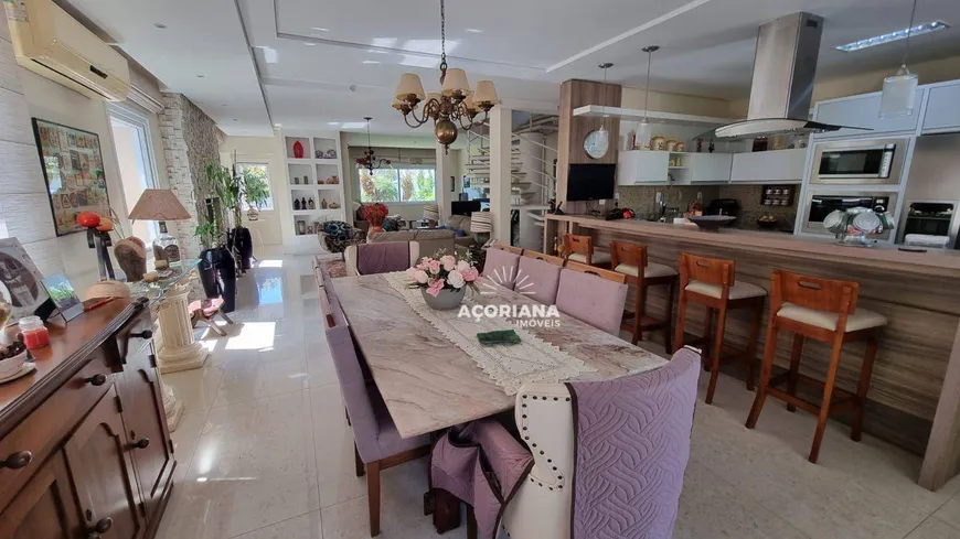 Foto 1 de Casa de Condomínio com 5 Quartos à venda, 313m² em Campeche, Florianópolis