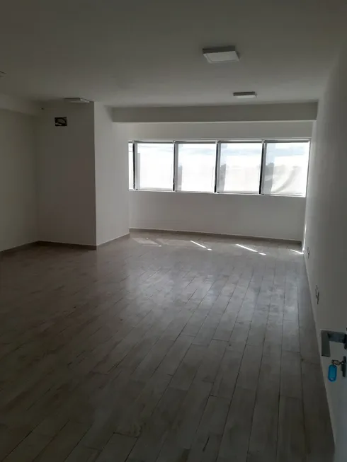 Foto 1 de Sala Comercial com 1 Quarto para alugar, 40m² em Vila Gilda, Santo André