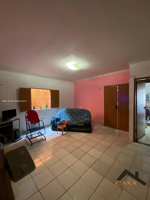 Foto 1 de Casa com 3 Quartos à venda, 180m² em Matadouro, Teresina