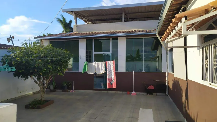 Foto 1 de Casa com 4 Quartos à venda, 130m² em Vale das Acácias , Ribeirão das Neves