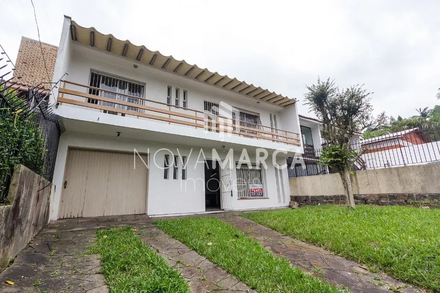 Foto 1 de Casa com 3 Quartos à venda, 212m² em Chácara das Pedras, Porto Alegre