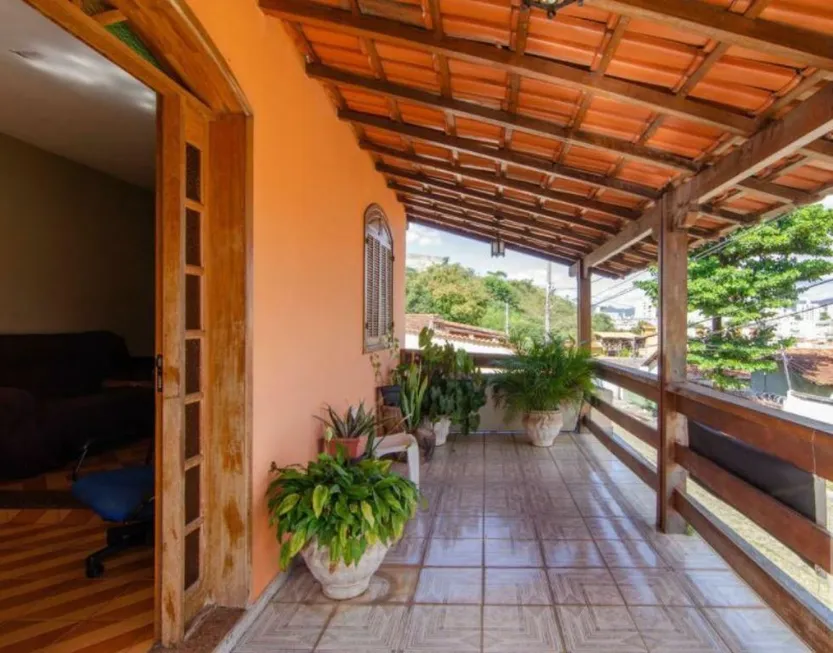 Foto 1 de Casa com 3 Quartos à venda, 237m² em Padre Eustáquio, Belo Horizonte