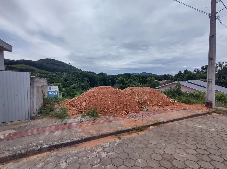 Foto 1 de Lote/Terreno à venda, 361m² em Fundos, Biguaçu