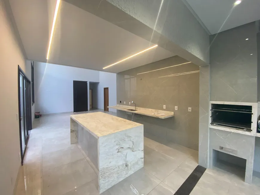 Foto 1 de Casa com 3 Quartos à venda, 166m² em Residencial Parqville Jacaranda, Aparecida de Goiânia