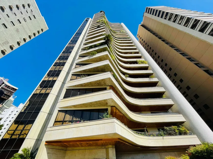 Foto 1 de Apartamento com 4 Quartos para venda ou aluguel, 468m² em Cambuí, Campinas