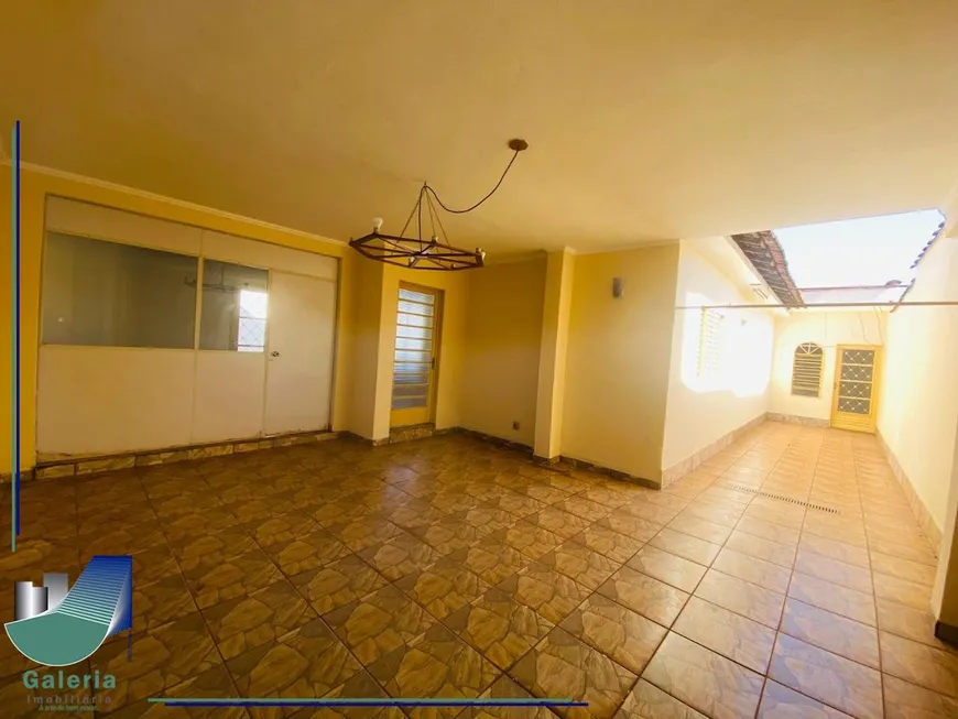 Foto 1 de Casa com 3 Quartos à venda, 192m² em Valentina Figueiredo, Ribeirão Preto