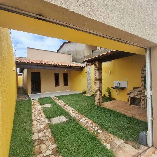 Foto 1 de Casa com 2 Quartos à venda, 85m² em Centro, Paracuru