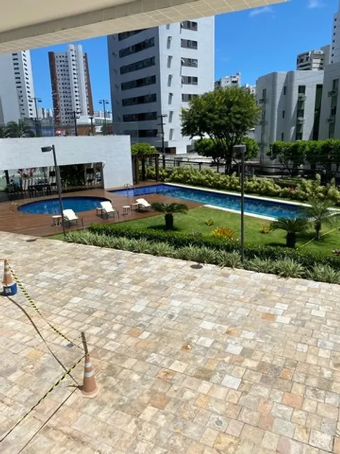 Foto 1 de Apartamento com 4 Quartos à venda, 155m² em Madalena, Recife