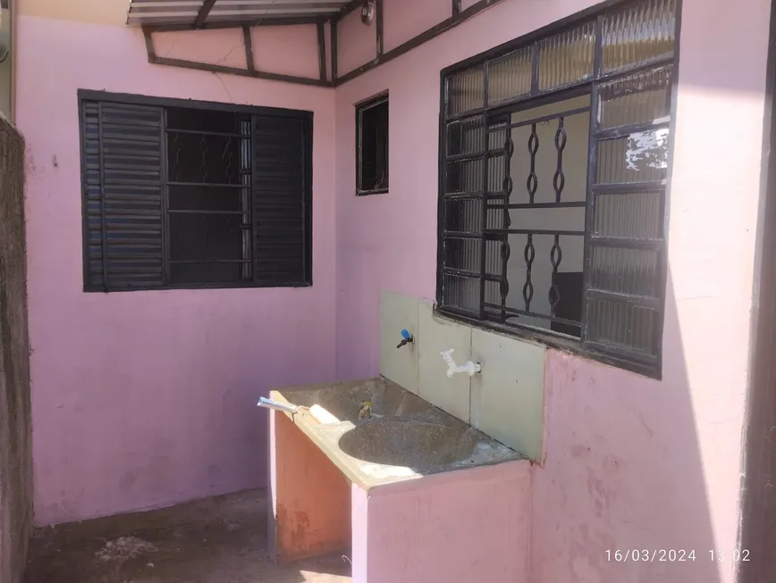 Foto 1 de Kitnet com 2 Quartos para alugar, 50m² em Parque Residencial União, Campo Grande