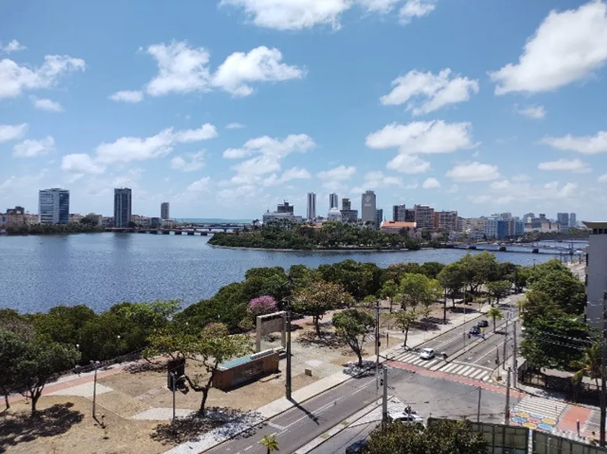 Foto 1 de Apartamento com 3 Quartos à venda, 110m² em Santo Amaro, Recife