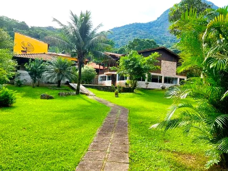 Foto 1 de Casa de Condomínio com 4 Quartos à venda, 426m² em Limoeiro, Guapimirim