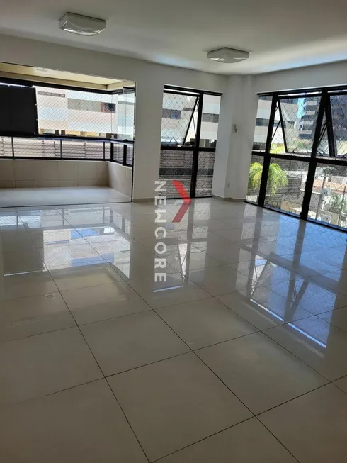 Foto 1 de Apartamento com 3 Quartos à venda, 146m² em Ponta Verde, Maceió
