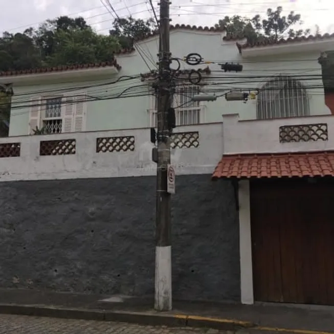 Foto 1 de Casa com 3 Quartos à venda, 240m² em Valparaiso, Petrópolis