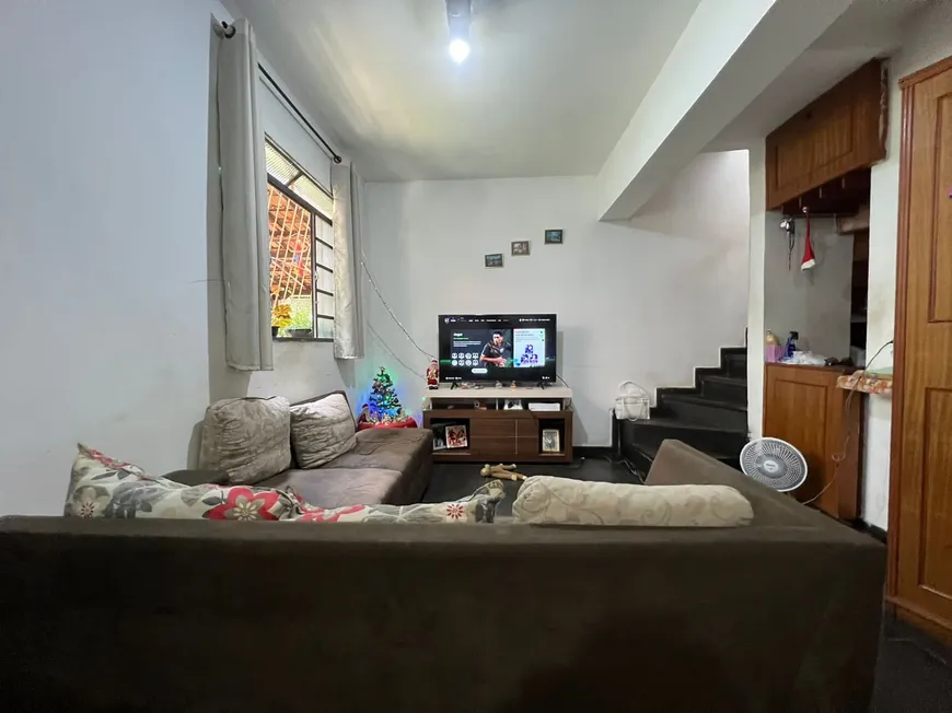 Foto 1 de Casa com 3 Quartos à venda, 75m² em Santa Rosa, Belo Horizonte