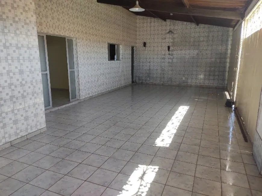 Foto 1 de Casa com 4 Quartos à venda, 185m² em Capim Macio, Natal