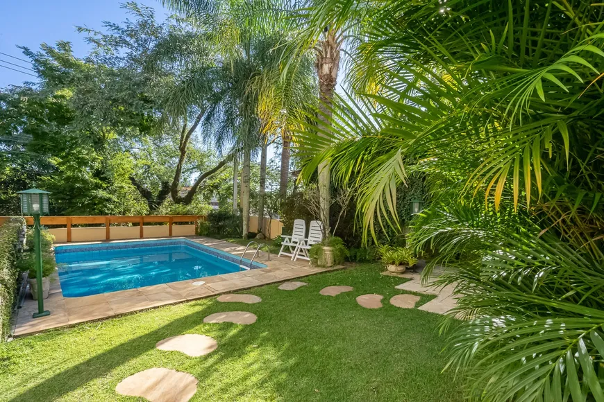 Foto 1 de Casa com 3 Quartos à venda, 400m² em Chácara das Pedras, Porto Alegre