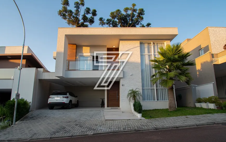 Foto 1 de Casa de Condomínio com 4 Quartos à venda, 314m² em Tingui, Curitiba